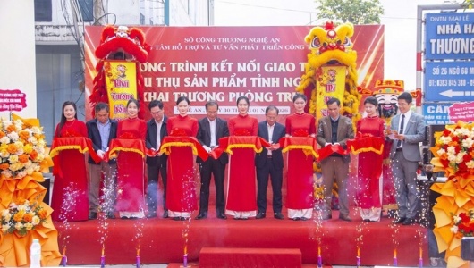 Khai trương Showroom OCOP lớn nhất tỉnh Nghệ An: 'Điểm hẹn' đặc sản và hàng thật