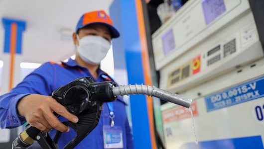 Giá xăng, dầu cùng tăng từ 15h chiều nay