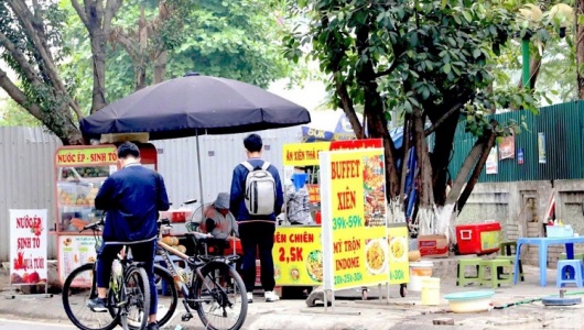 Bộ Y tế đề nghị siết quản lý an toàn thực phẩm đối với thức ăn đường phố