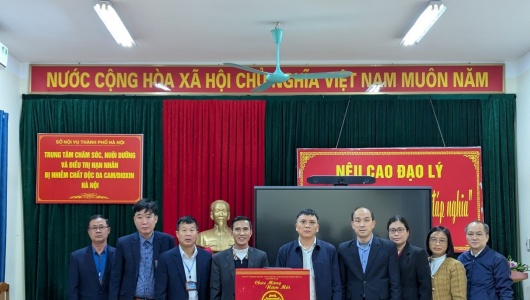 Hà Nội trao hơn 2,7 triệu suất quà Tết tới người có công, hoàn cảnh khó khăn