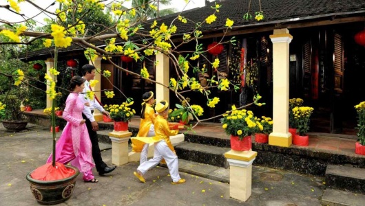 Chọn tuổi xông đất, xông nhà cho 12 con giáp năm Bính Ngọ 2026