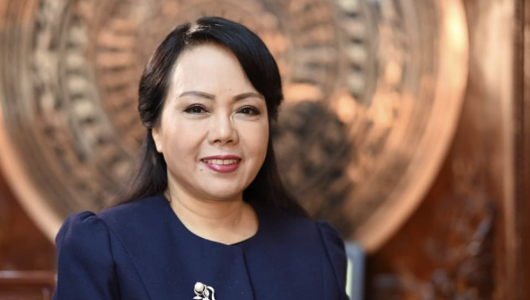 Ông Mai Tiến Dũng giới thiệu doanh nghiệp cho nguyên Bộ trưởng Kim Tiến