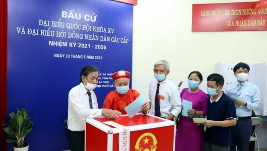 Ông nội tôi hơn 90 tuổi, sức khoẻ yếu, bỏ phiếu bầu cử thế nào?