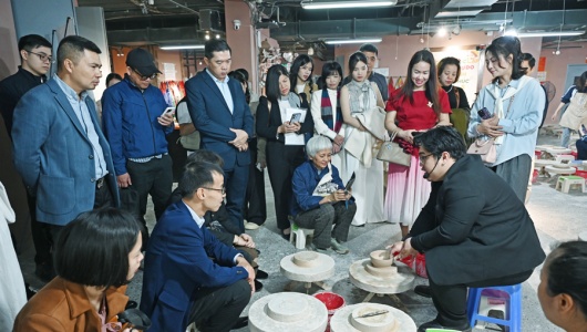 Đẩy mạnh du lịch làng nghề, xây dựng Bát Tràng là điểm đến biểu tượng