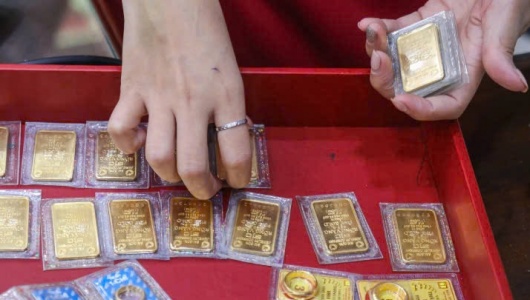 Giá vàng hôm nay 15/3: Vàng xuống thấp nhất trong 2 tuần qua