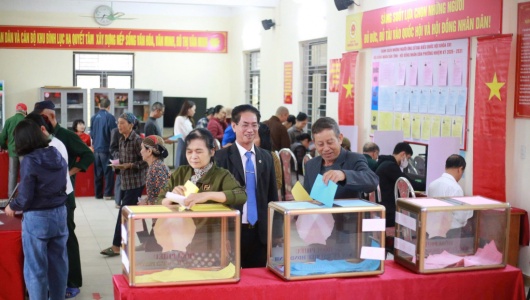 Hơn 1 triệu cử tri Quảng Ninh nô nức đi bầu cử, hưởng ứng “Ngày hội non sông”