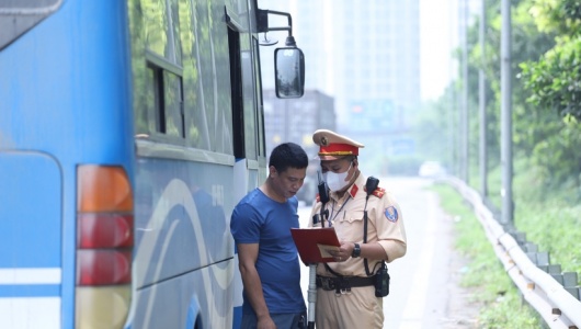 Hà Nội hướng dẫn thủ tục cho xe tải, xe hợp đồng vào khu vực hạn chế