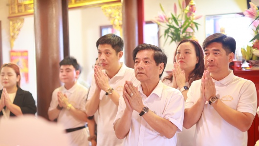 Hội Mỹ nghệ Kim hoàn Đá quý Việt Nam dâng hương báo ân ông Tổ ngành kim hoàn tại Huế 