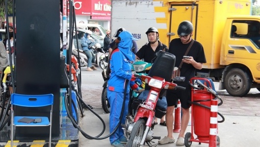 Giá xăng dầu ngày 3/4: Xăng tăng mạnh, dầu Diesel tăng hơn 5.000 đồng/lít