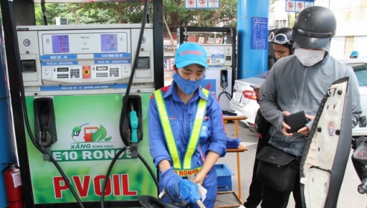 Đề xuất giảm trừ thuế TNCN và duy trì thuế xăng dầu 0% đến tháng 6/2026