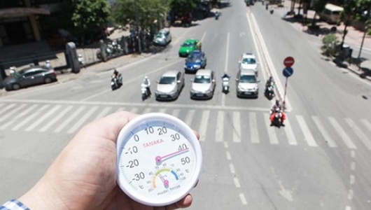 Dự báo thời tiết 10/4: Nắng nóng trên cả nước, miền Trung vượt ngưỡng 40 độ C