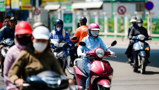 Thời tiết hôm nay 12/4: Nắng nóng gay gắt bao trùm miền Trung, nhiều nơi vượt 40°C