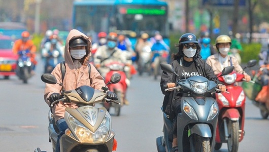 Dự báo thời tiết ngày 16/4: Bắc Bộ nắng nóng, có mưa dông về đêm