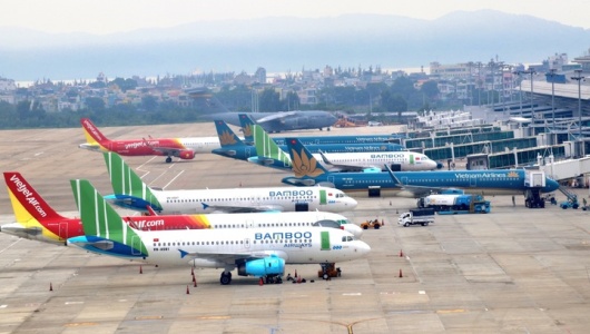 Giá vé máy bay dịp lễ giảm nhẹ nhưng vẫn ở mức cao