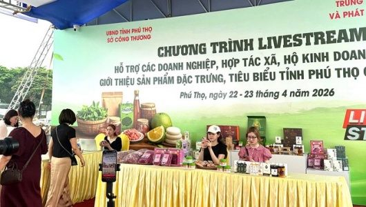 Đặc sản Đất Tổ 'bùng nổ' đơn hàng nhờ livestream và công nghệ số 