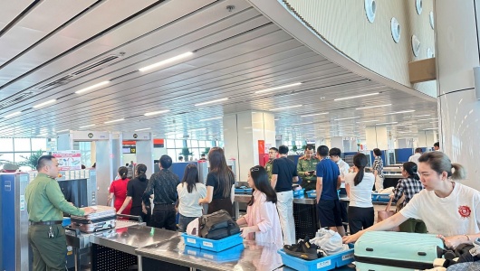 Sân bay Tân Sơn Nhất dự kiến đón 125.000 khách/ngày dịp lễ 30/4