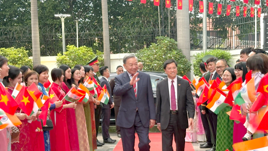 Tổng Bí thư, Chủ tịch nước Tô Lâm gặp gỡ cộng đồng người Việt Nam tại Ấn Độ