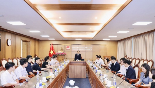 Bộ GDĐT gặp mặt đoàn học sinh Việt Nam tham dự ISEF 2026