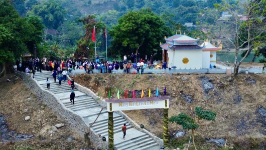 Đền Nàng Han điểm hội tụ tâm linh và trầm tích văn hóa giữa lòng hồ sông Đà