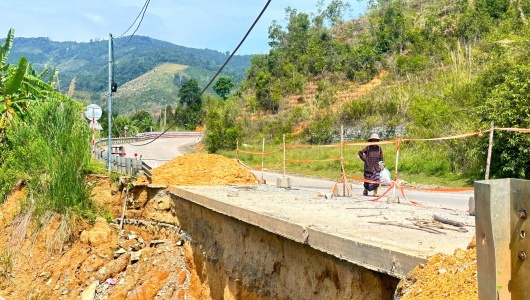 Quảng Ngãi: Đèo Lò Xo “rách rồi lại vá, vá rồi lại rách”