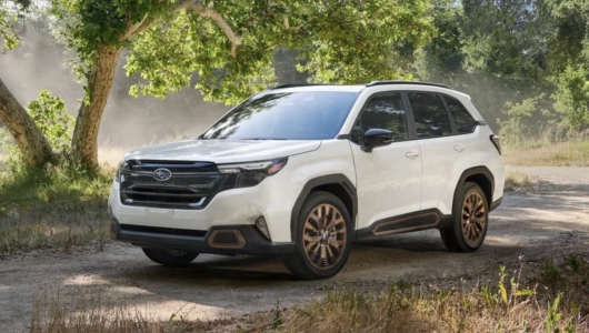 Subaru Forester 2.5L phân phối tại Việt Nam không thuộc diện triệu hồi cửa sổ trời