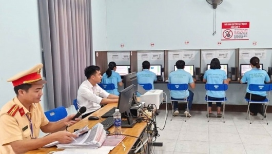 Bộ Công an đề xuất tăng số câu hỏi lý thuyết, kéo dài quãng đường sát hạch GPLX