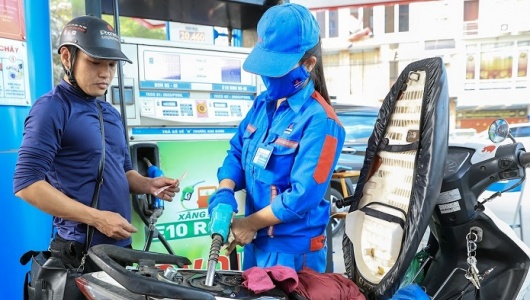 Giá xăng dầu đồng loạt giảm từ 15h chiều nay