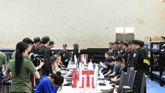 Công an Phú Thọ triệt phá đường dây lừa đảo xuyên quốc gia, thu giữ hàng trăm thiết bị điện tử