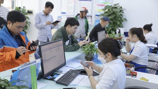 Từ hôm nay, hàng triệu thuê bao đối mặt nguy cơ bị khóa một chiều