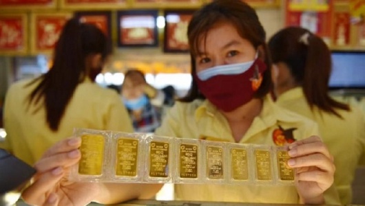 Giá vàng ngày 25/6: Vàng giảm tiếp, SJC hạ 800.000 đồng/lượng 