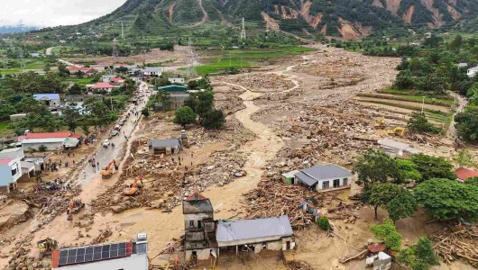 Mường Than tan hoang sau lũ dữ, hơn 80 hộ dân mất nhà cửa