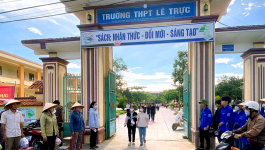 Gian lận thi tốt nghiệp THPT 2026 tại Quảng Trị: Khởi tố 2 giáo viên, 9 thí sinh liên quan