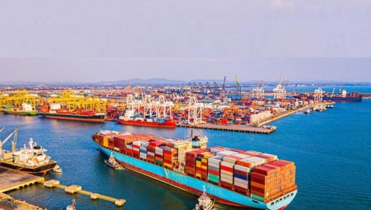 Xuất nhập khẩu Việt Nam tăng trưởng ấn tượng, vượt mốc 600 tỷ USD