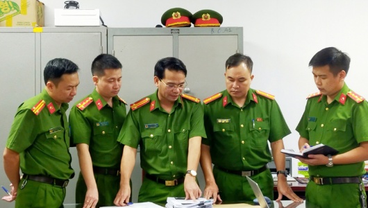 Thanh Hóa: Bắt giữ đường dây buôn bán nước hoa giả mạo các nhãn hiệu nổi tiếng