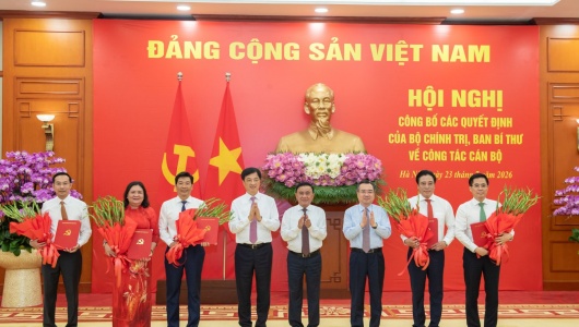 Công bố 5 quyết định của Bộ Chính trị, Ban Bí thư về công tác cán bộ