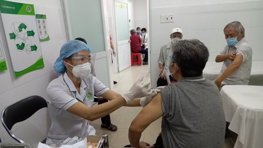 Số ca mắc COVID-19 và cúm mùa có dấu hiệu tăng, Bộ Y tế khuyến cáo khẩn