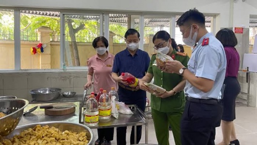 Sửa Luật An toàn thực phẩm: Quản lý theo nguy cơ, cắt giảm thủ tục và đẩy mạnh chuyển đổi số
