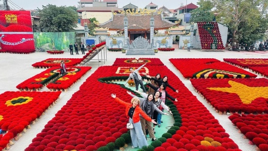 Làng nghề truyền thống trở thành điểm văn hóa hút khách dịp hè