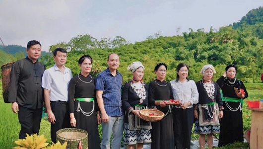 Tuyên Quang: Lãnh đạo xã 'lên sóng' livestream, cú hích cho nông sản vùng cao