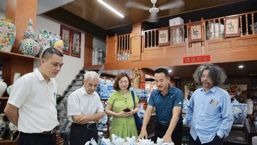 Nâng tầm Gốm Bát Tràng, đổi mới thiết kế để trở thành dòng quà tặng giá trị