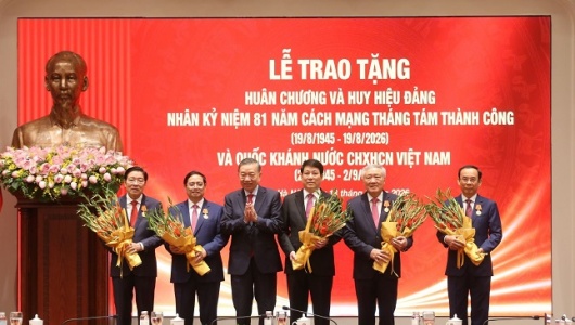 5 nguyên Ủy viên Bộ Chính trị được trao Huân chương Hồ Chí Minh