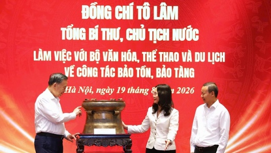 Bộ VHTTDL trao tặng bản phục dựng Trống đồng Đông Sơn độc bản tới Tổng Bí thư, Chủ tịch nước Tô Lâm