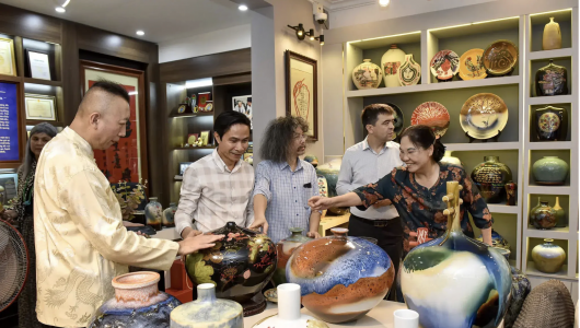 Nâng tầm sản phẩm quà tặng làng nghề thành “đại sứ” giới thiệu văn hóa