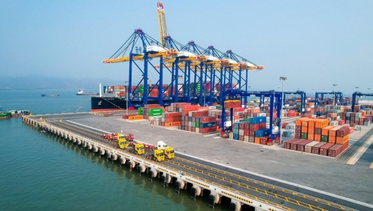 Xuất khẩu tăng tốc nửa đầu tháng 8/2026