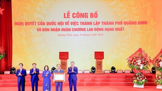 Lễ công bố thành lập thành phố Quảng Ninh và đón nhận Huân chương Lao động hạng Nhất