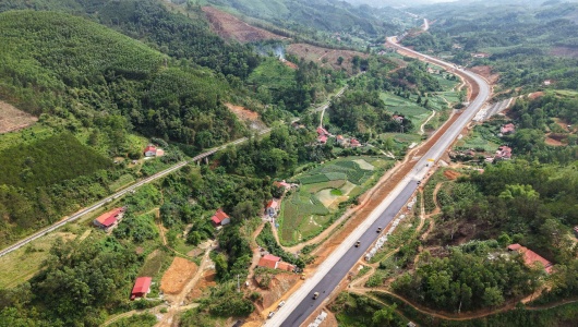Sôi nổi khí thế thi công trên các công trường Đèo Cả dịp Quốc khánh 2/9