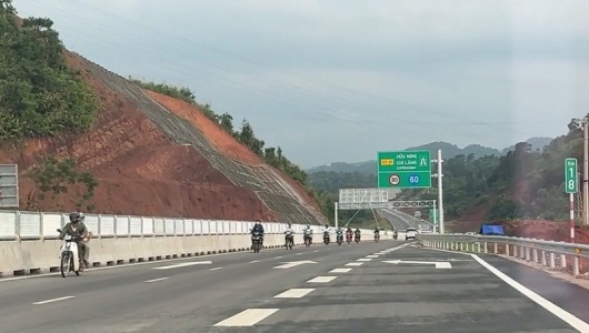 Cao tốc Hữu Nghị – Chi Lăng: Kiến nghị xử lý nghiêm người, phương tiện tự ý vào công trường