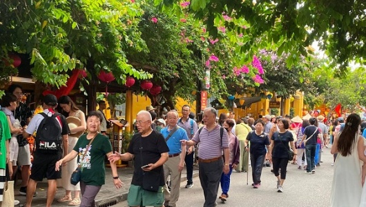 Du lịch Việt Nam đón gần 16 triệu lượt khách quốc tế trong 8 tháng