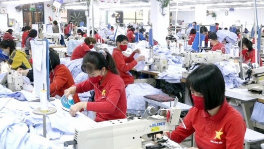 Dệt may Việt tăng tốc chuyển đổi xanh để giữ nhịp xuất khẩu toàn cầu