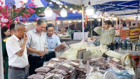 Đà Nẵng đưa hàng Việt và sản phẩm OCOP về miền núi xã Tây Giang